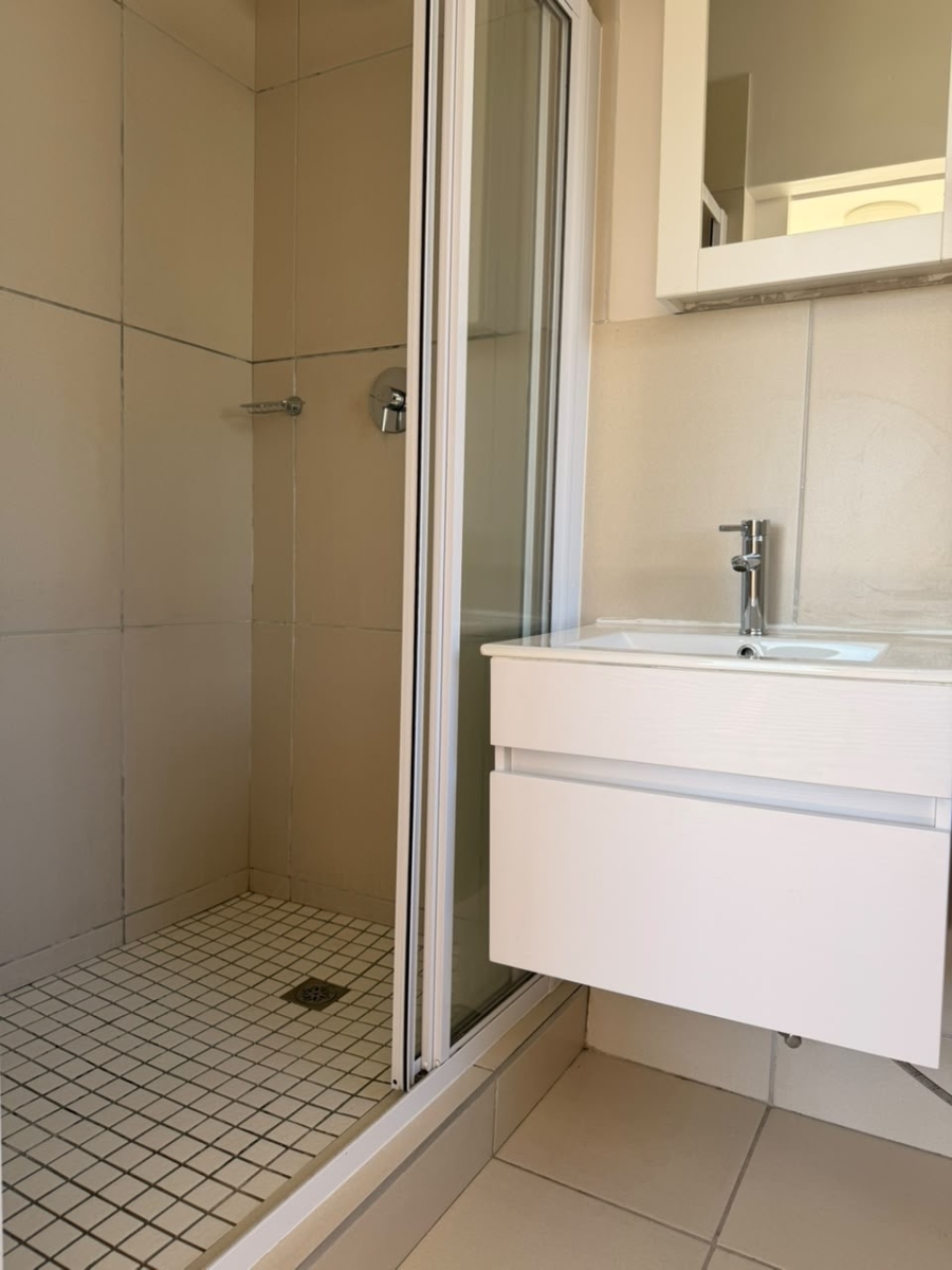 To Let 2 Bedroom Property for Rent in Burgundy Estate Western Cape